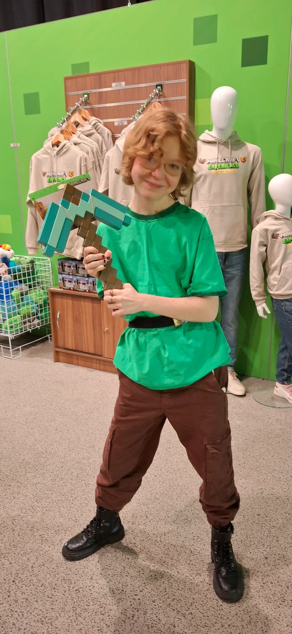3942